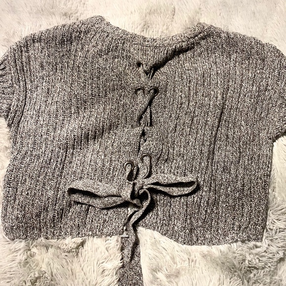 Hollister cropped sweater - Picture 1 of 3